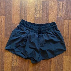 Lululemon Tracker Shorts - Size 8